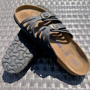 Size 40 women’s Birkenstock Granada in black